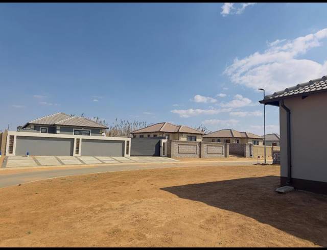 2 BEDROOM HOUSE FOR SALE IN WINDMILL PARK